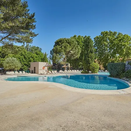 Odalys Le Village Camarguais Les Gardians Ξενοδοχείο με διαμερίσματα Αρλ