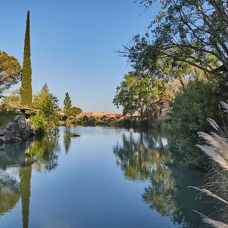 Odalys Le Village Camarguais Les Gardians Ξενοδοχείο με διαμερίσματα Αρλ