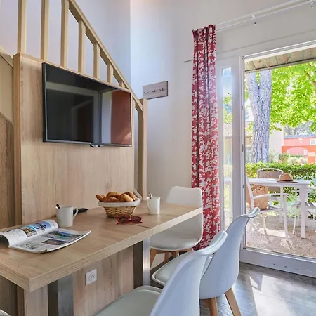 Odalys Le Village Camarguais Les Gardians 4*