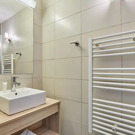 Odalys Le Village Camarguais Les Gardians アパートホテル 4*