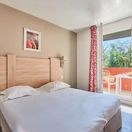 Odalys Le Village Camarguais Les Gardians アパートホテル 4*