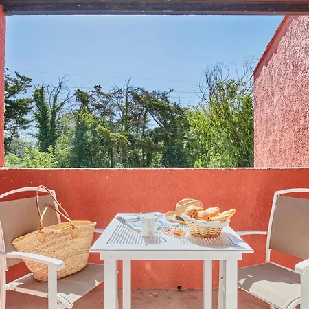 Ξενοδοχείο με διαμερίσματα Odalys Le Village Camarguais Les Gardians 4*