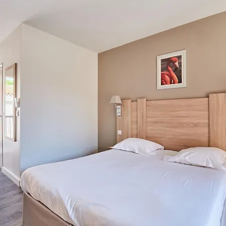 Odalys Le Village Camarguais Les Gardians 4*
