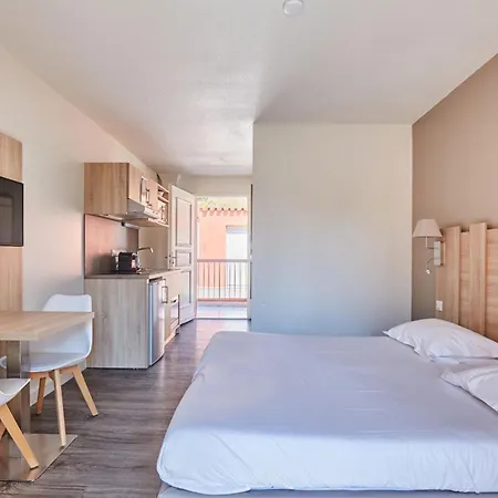 Odalys Le Village Camarguais Les Gardians Αρλ